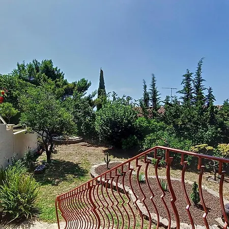 Henri Camille Real Estate -victoire - One Bedroom Sea View 4* カンヌ