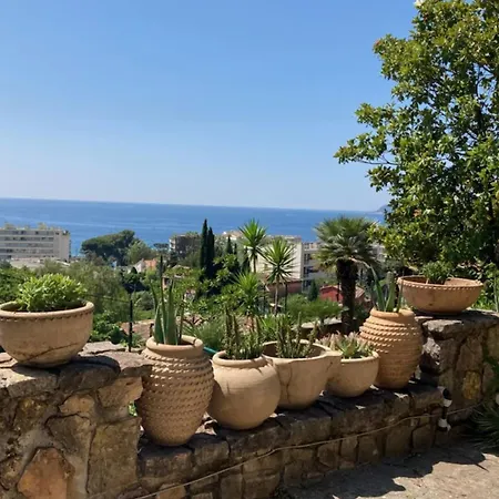 Henri Camille Real Estate -victoire - One Bedroom Sea View