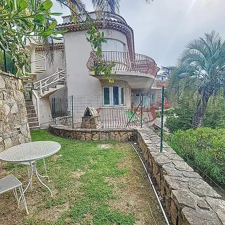 ホテル Henri Camille Real Estate -victoire - One Bedroom Sea View 4*