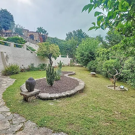 Henri Camille Real Estate -victoire - One Bedroom Sea View ホテル