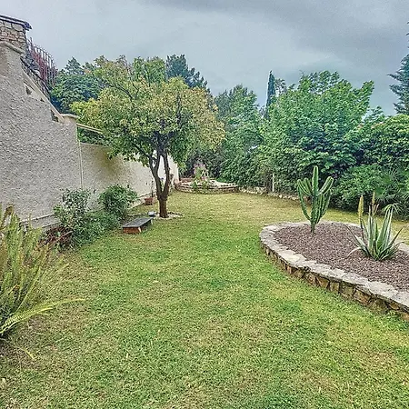 Henri Camille Real Estate -victoire - One Bedroom Sea View